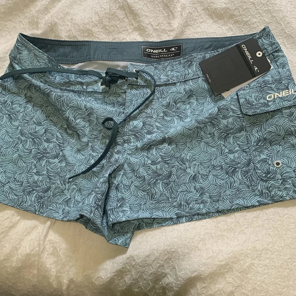 Shorts - Picture 3 of 4